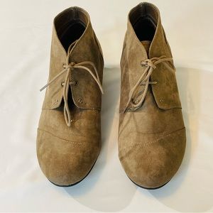 Mia Amore, Women’s booties size 11 W , light brown, good condition, preo…